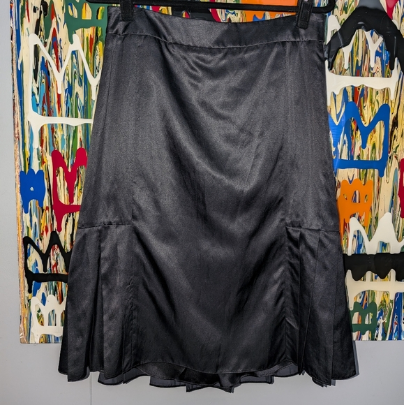 TSE Black Skirt. Size 10 Silk& Cotton. Pleats. Back zip. CLASSIC BEAUTY - Picture 5 of 8